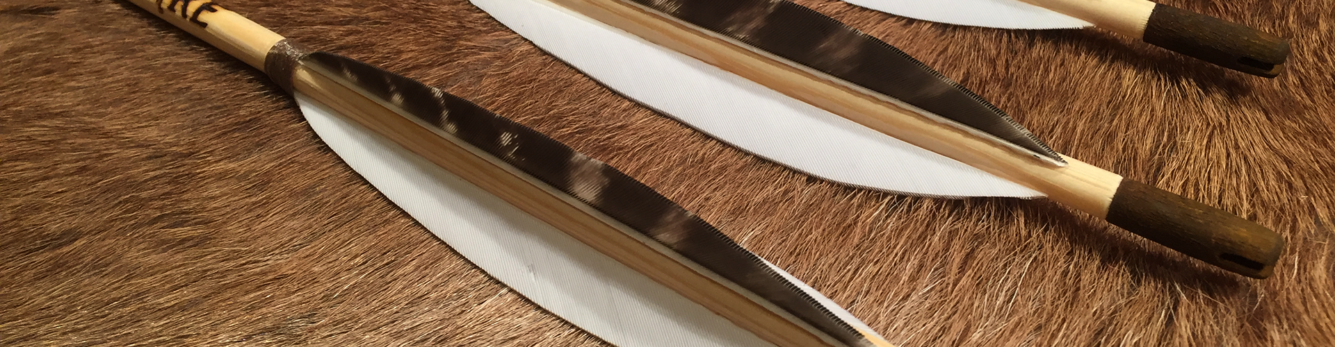 bowfire, BOWFIRE, Bogenschule, Fachhandel, Bogenparcours, Bogen kaufen, Zubehör, Bogenschießen, Bogenreisen, Bogenevents, Kiel, Schleswig Holstein, Deutschland, Bogenbau, Kurs, Workshop, Abendkurs, eigenen Bogen bauen, traditionell, Helmut Ritter, Pfeile kaufen, Wort- Bildmarke, Bowfire, Bogenreisen, meditatives Bogenschießen, einsgerichtetes Bogenschießen, traditionelles Bogenschießen, intuitives Bogenschießen, traditioneller Bogenbau, Bogenbau, traditionelles Bogenschiessen, Schleswig Holstein, Plön, Rendsburg, Eckernförde, Kiel, Stave, Bogenrohlinge, Bogenbaukurse, Kurse, Workshops, Zubehör, Pfeile, Federn, Köcher, Messer, Sehne, Sehnenumwicklung, Leder, Nockpunkt, Nocken, Tips, Recurve, Syahs, Eibe, Osage Orange, Hasel, Manau, Rattan, Esche, Hickory, Bambus, Eberesche, Weißdorn, Backing, Sehnenbacking, Bogenworkshop, in zwei Tagen, Zubehörworkshop, Zielscheiben aus Ethafoam, Bogensport, Fachhandel, Bogenfestival, bogenguide, Parcours, Deutschlands Parcours,