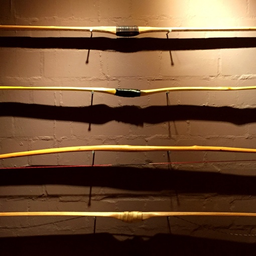 bowfire, BOWFIRE, Bogenschule, Fachhandel, Bogenparcours, Bogen kaufen, Zubehör, Bogenschießen, Bogenreisen, Bogenevents, Kiel, Schleswig Holstein, Deutschland, Bogenbau, Kurs, Workshop, Abendkurs, eigenen Bogen bauen, traditionell, Helmut Ritter, Einführungskurs Bogenschießen, Geschenkgutschein, Geschenk, Bogenbaukurs, Trainerstunde Bogenschießen, Tillern, Parcours,