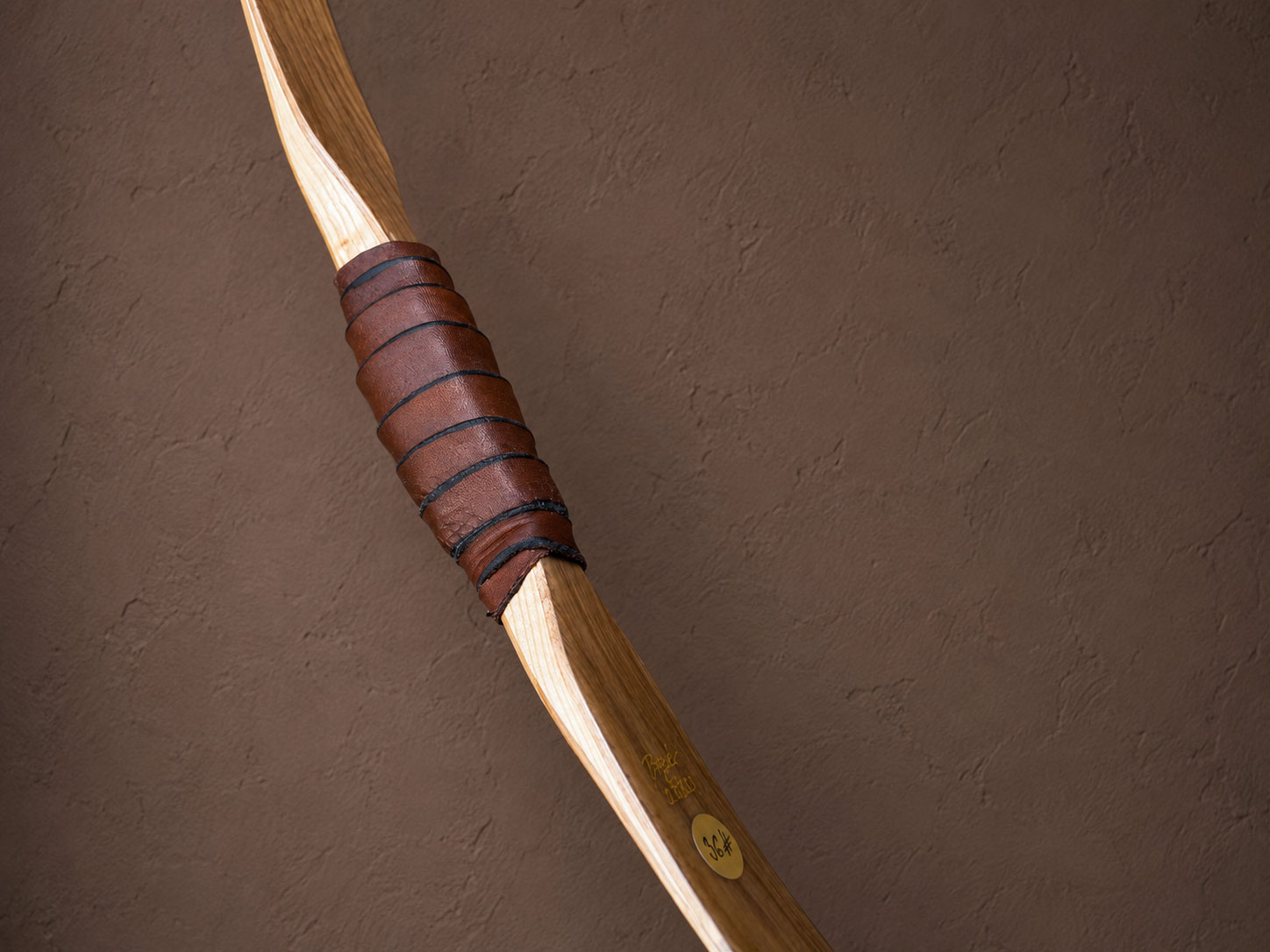 Griff des Bogár Assyrer von hinten